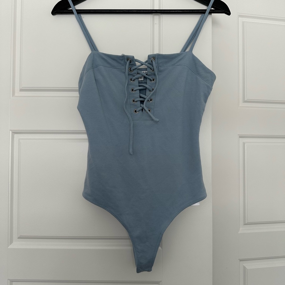 **SOLD** Guess Bodysuit